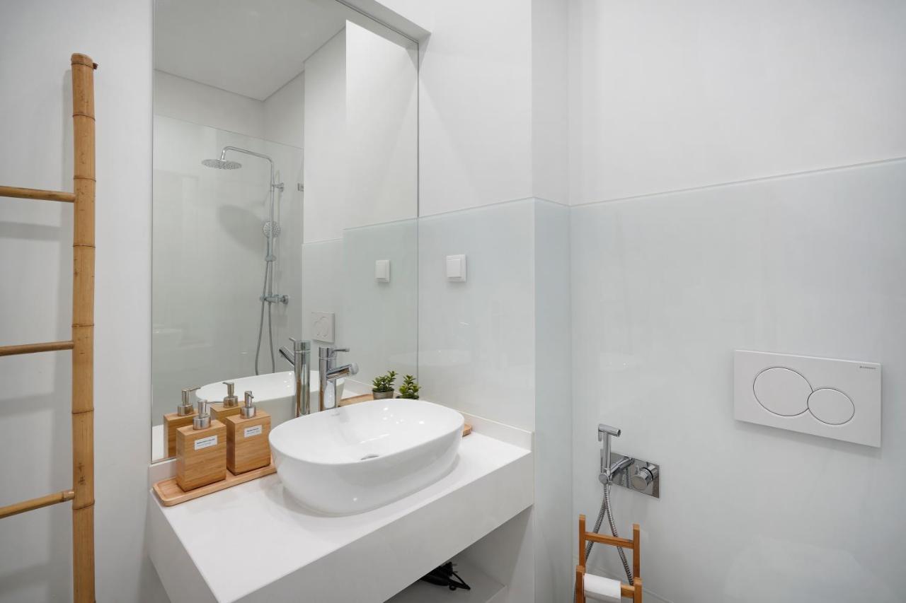 Costa Beach Apartment By The Portuguese Butler Costa de Caparica Luaran gambar