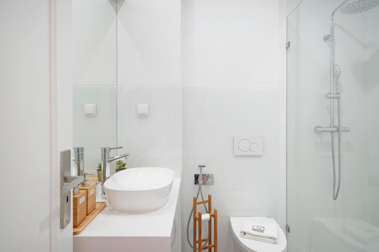 Costa Beach Apartment By The Portuguese Butler Costa de Caparica Luaran gambar