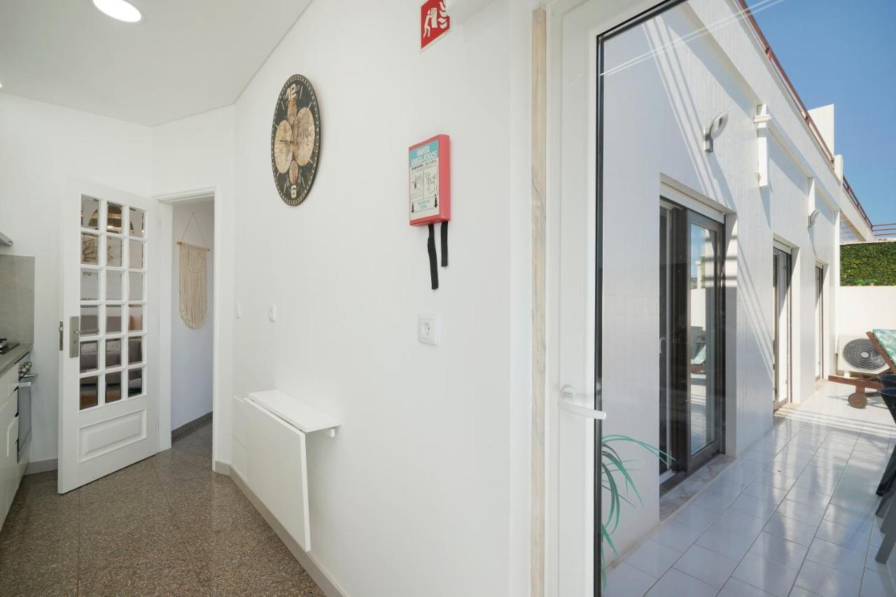 Costa Beach Apartment By The Portuguese Butler Costa de Caparica Luaran gambar