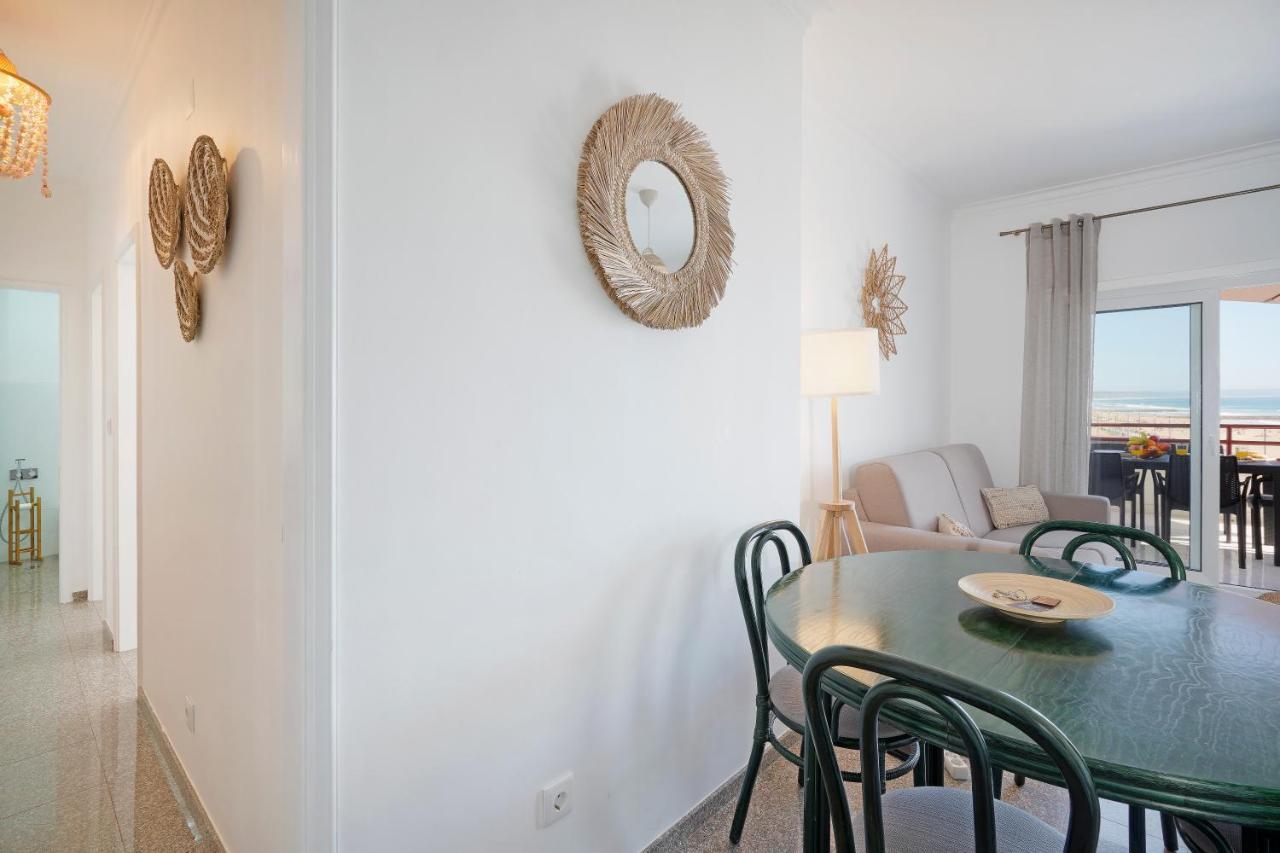 Costa Beach Apartment By The Portuguese Butler Costa de Caparica Luaran gambar