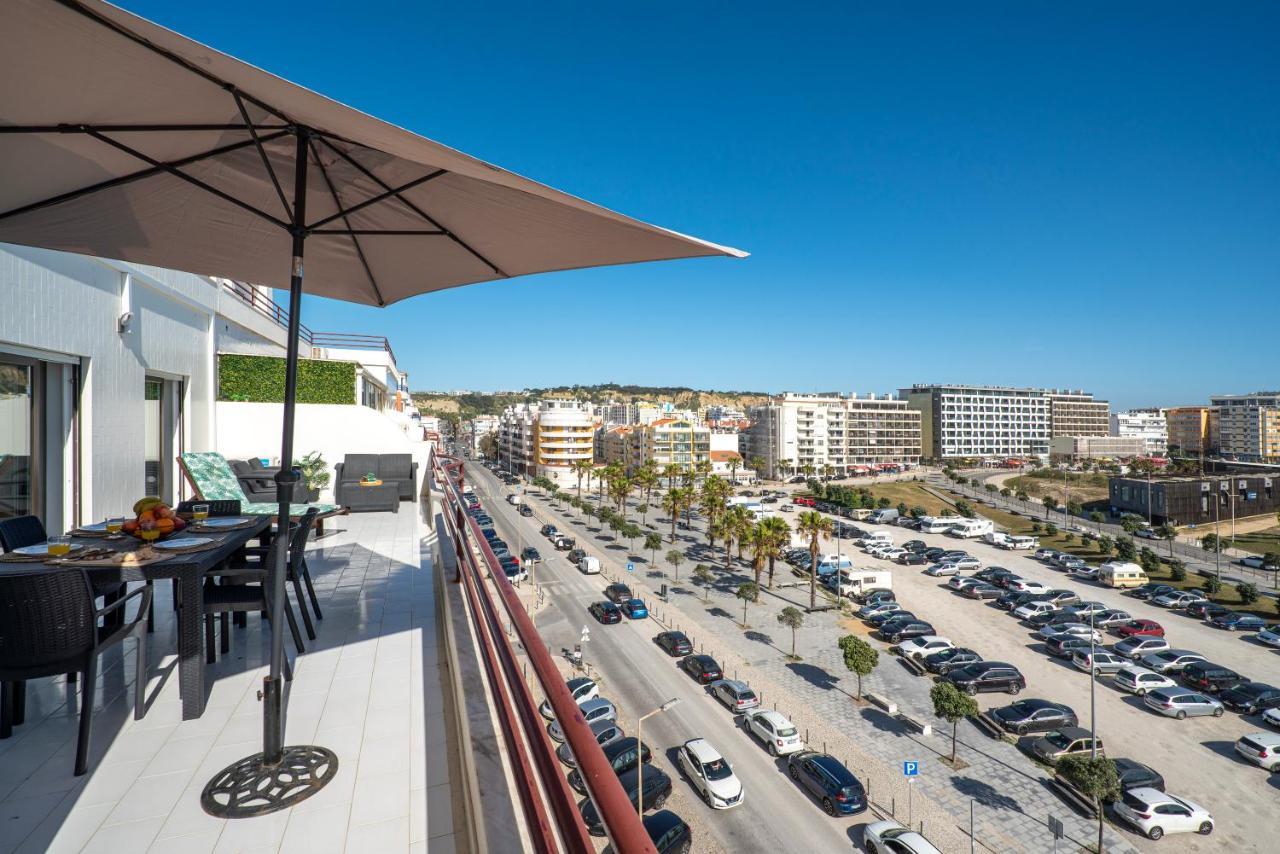 Costa Beach Apartment By The Portuguese Butler Costa de Caparica Luaran gambar